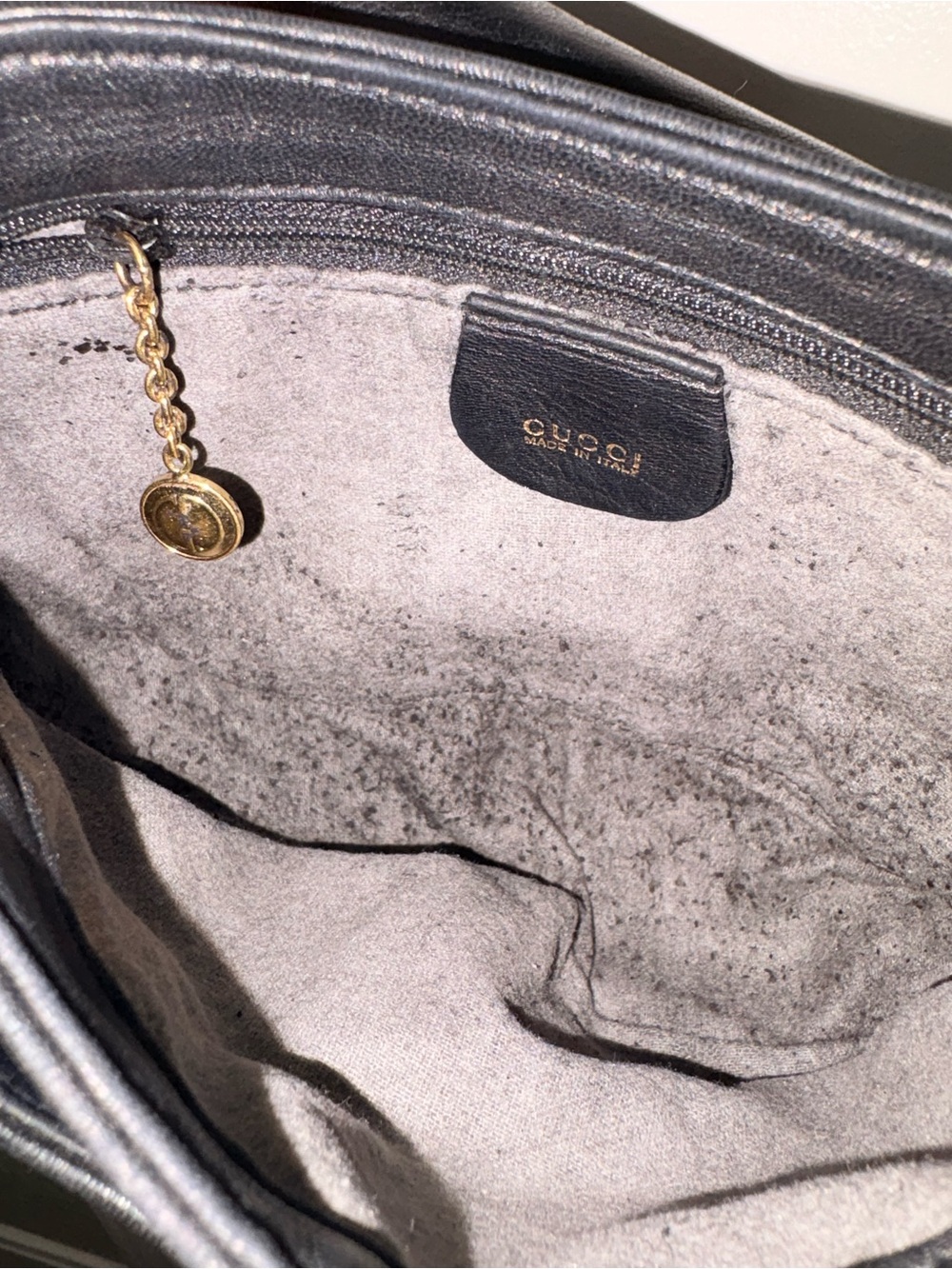 Vintage 1970s Gucci Black Leather Scoop Flap Crossbody Bag 001-113-0195 - Picture 14 of 16